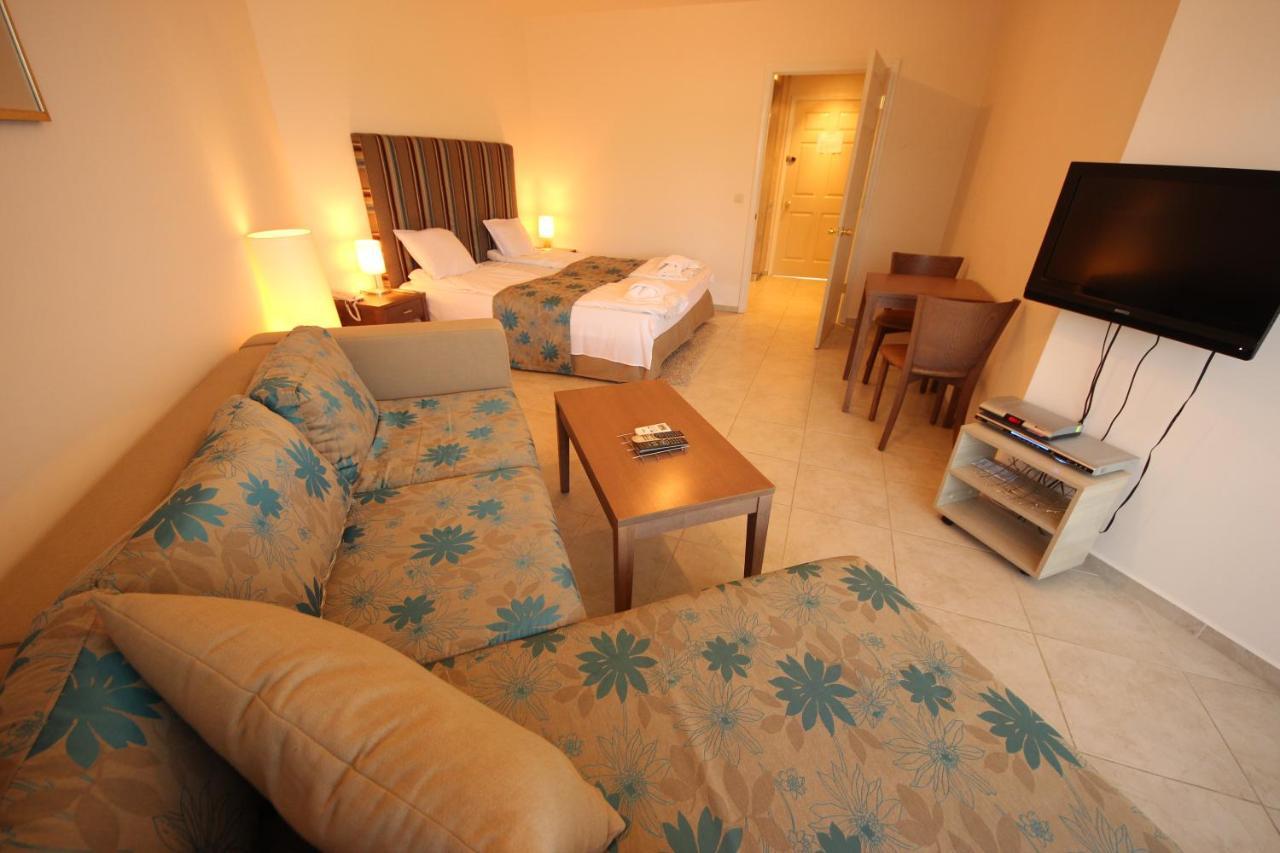 Menada Sozopol Apartments ภายนอก รูปภาพ